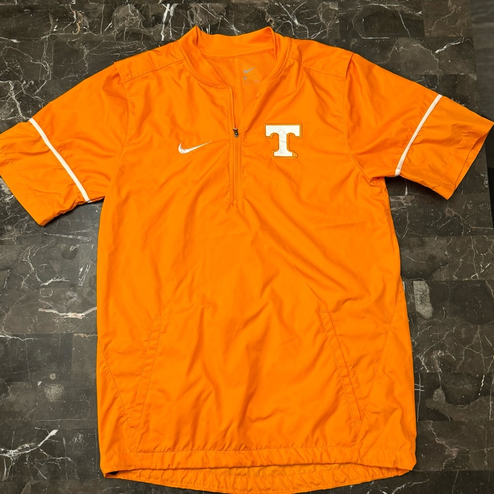 Nike University of Tennessee short sleeve wind breaker half zip with pockets